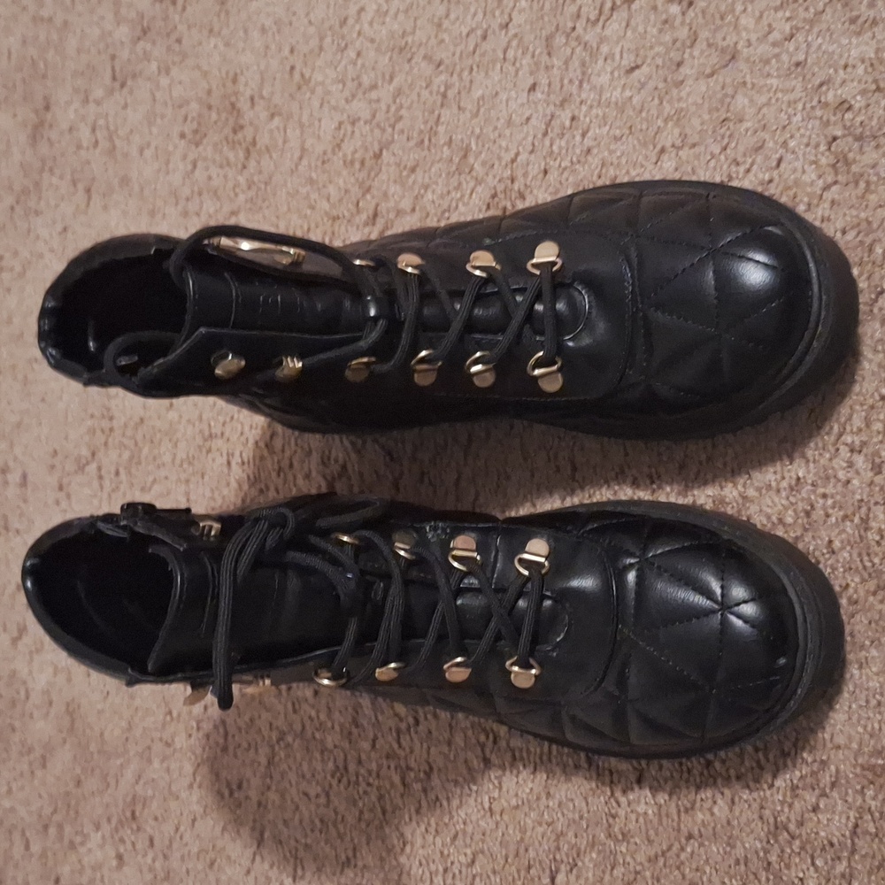 Quilted Guess boots